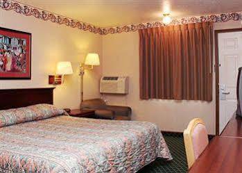 Econo I-70 Lodge Hays