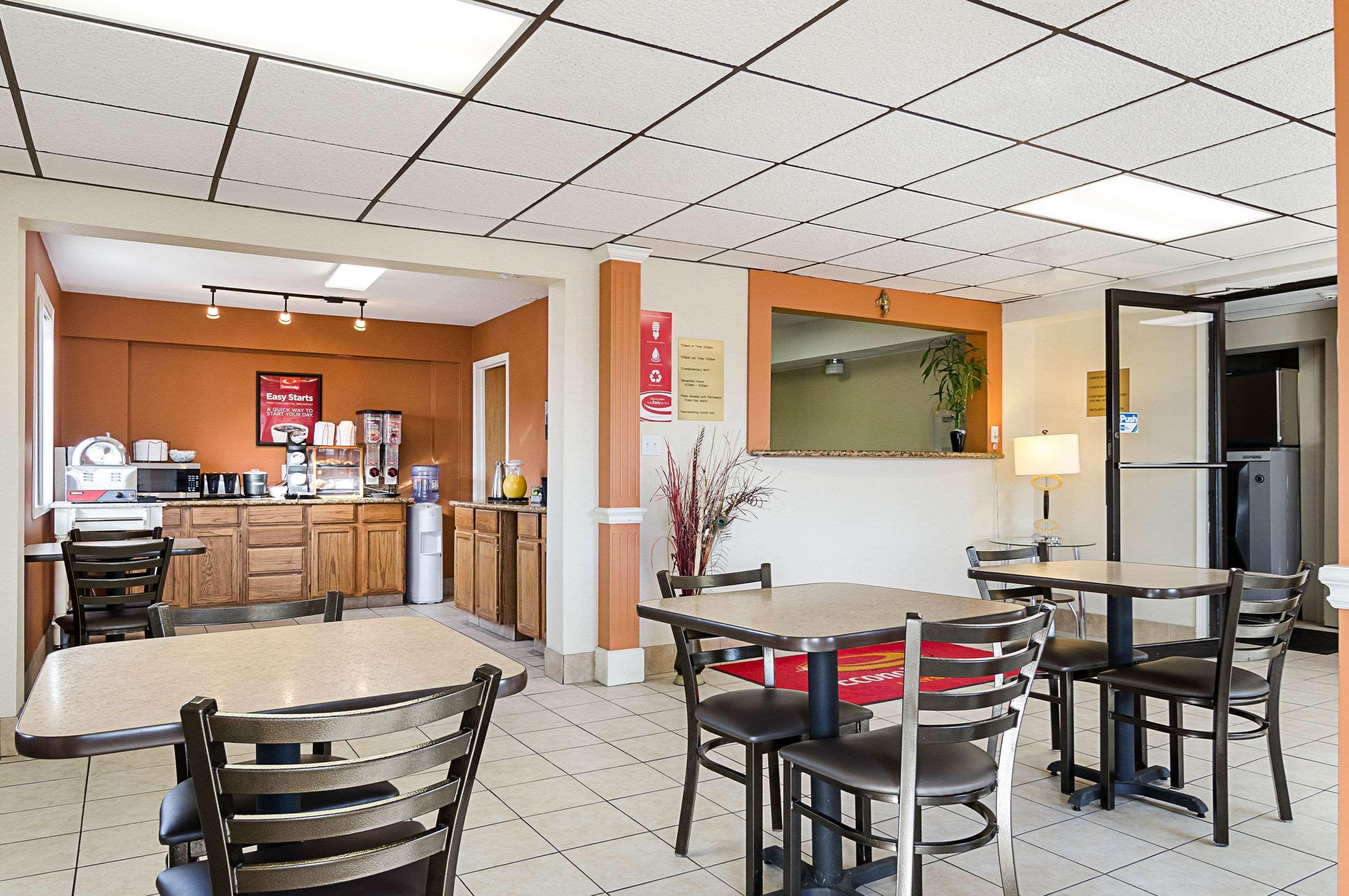 Econo I-70 Lodge *