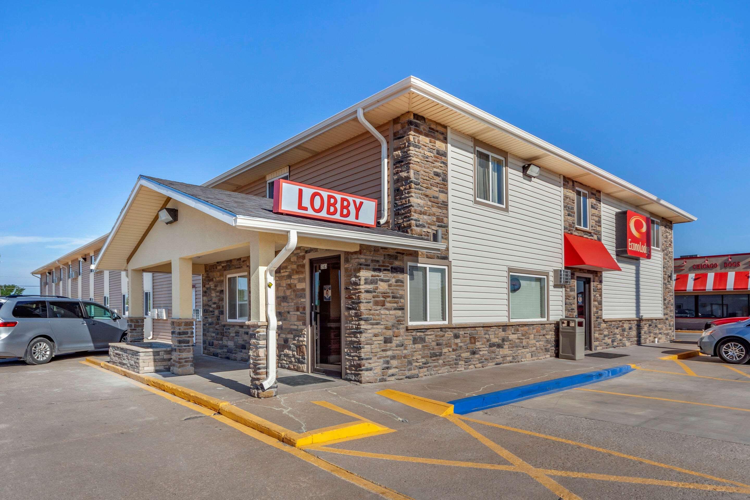Lodge Econo I-70 Hays