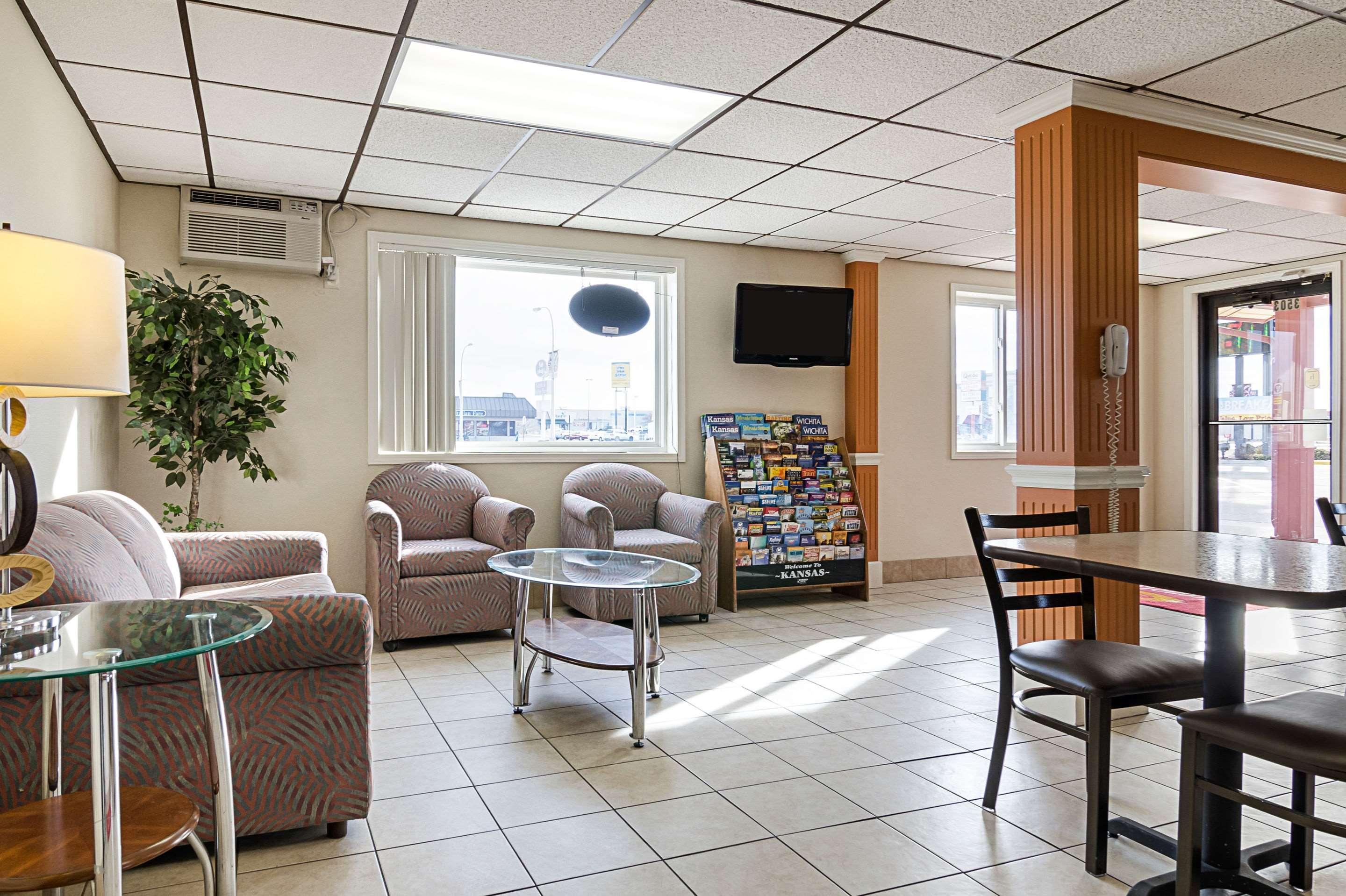 Lodge Econo I-70