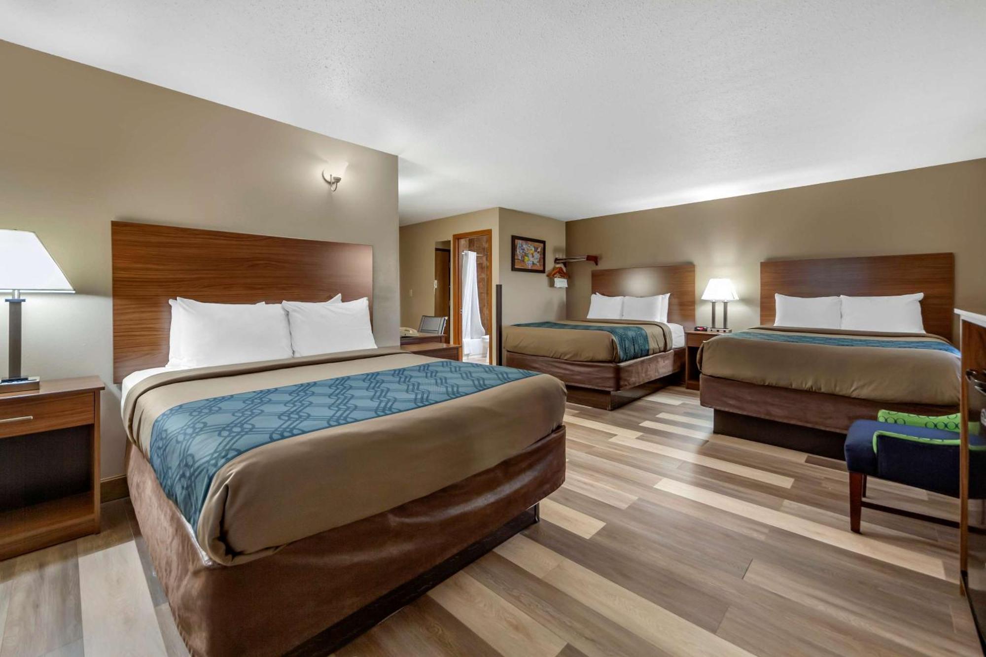 Lodge Econo I-70 *