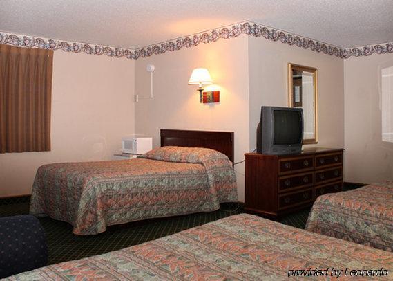 Lodge Econo I-70