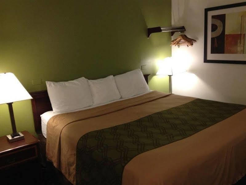 Econo I-70 Lodge